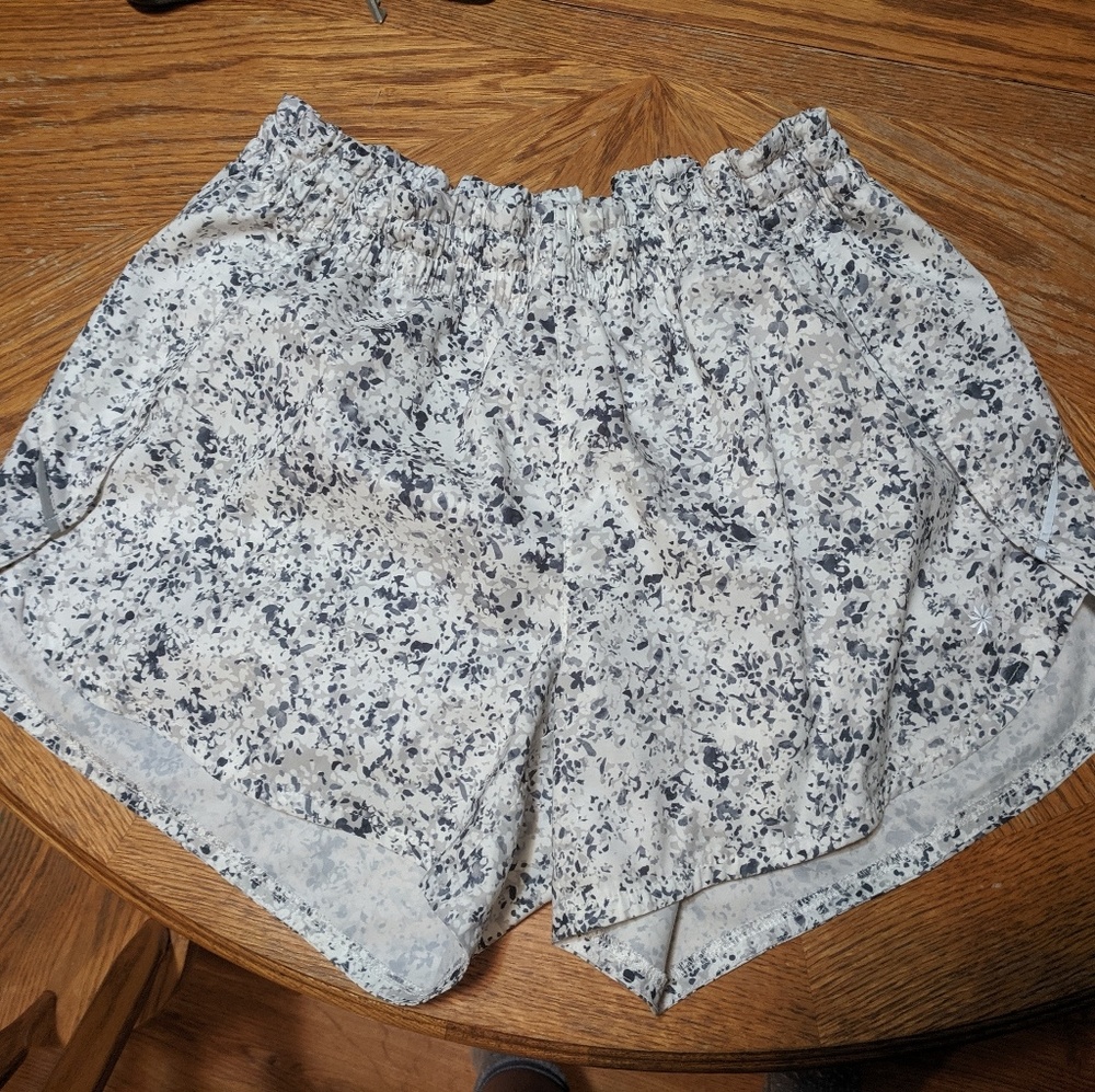 Like New! Athleta lined running shorts